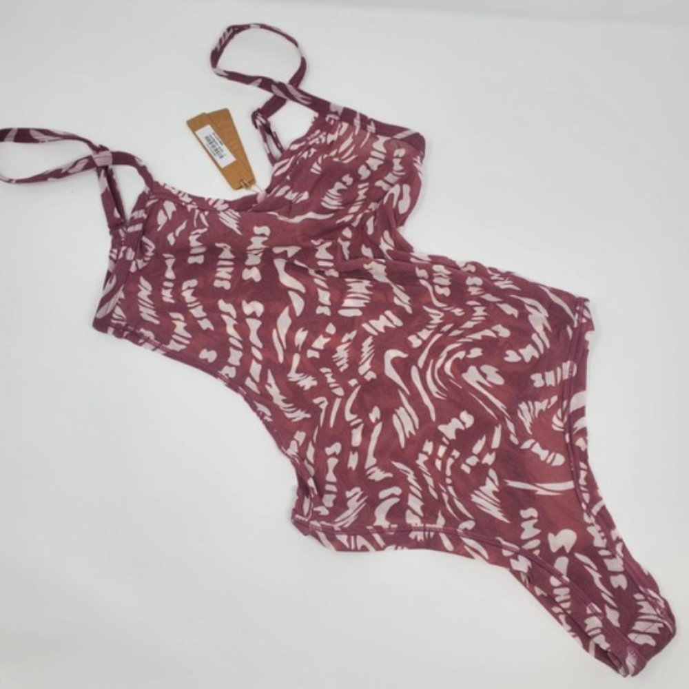 NWT SKIMS Summer Mesh - Raspberry Swirl